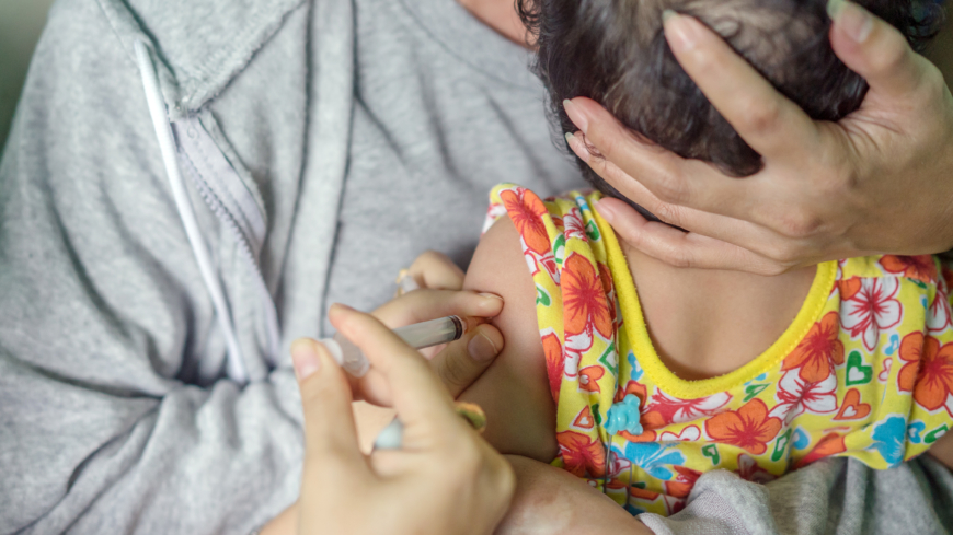 Italien är nu bara ett av många länder som beslutat om att införa obligatoriska vaccinationer för barn.  Foto: Shutterstock